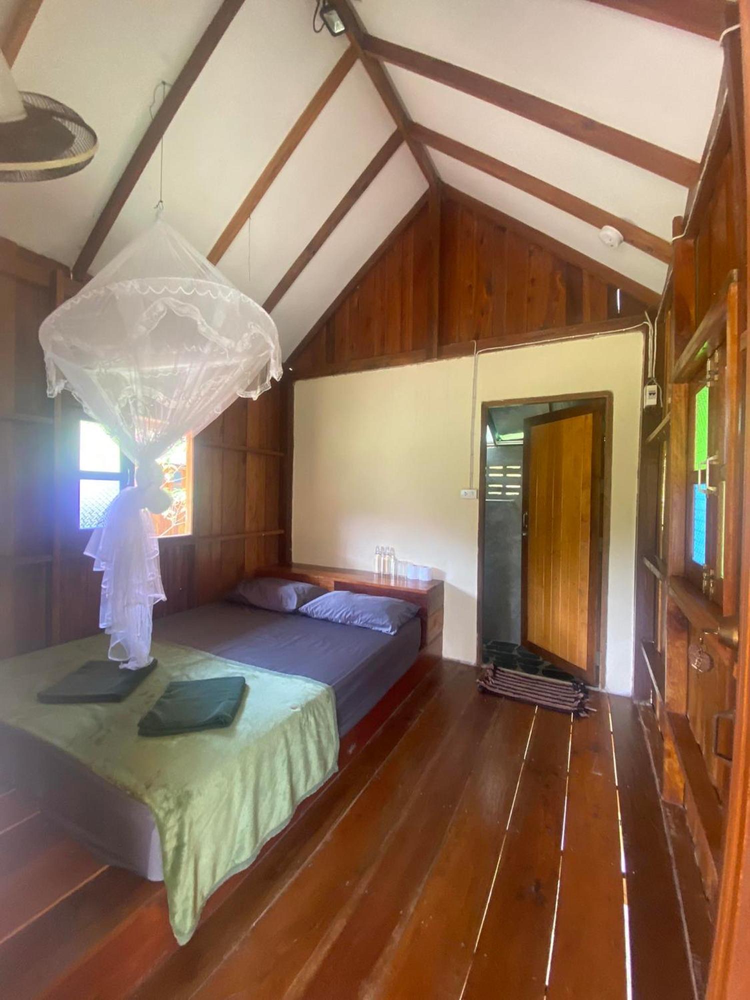 Seree Bungalows & Chill Bar Ко Чанг Экстерьер фото